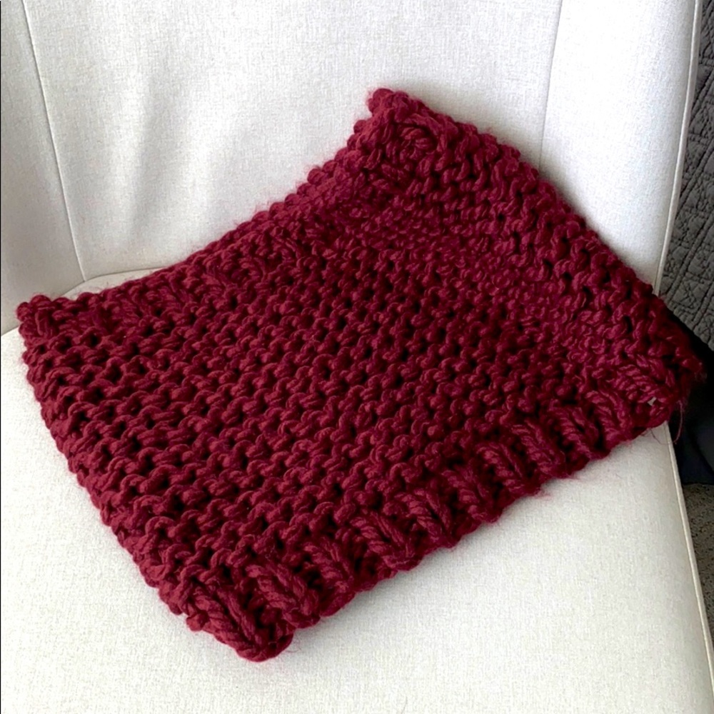 Hollister Maroon Chunky Knit Scarf